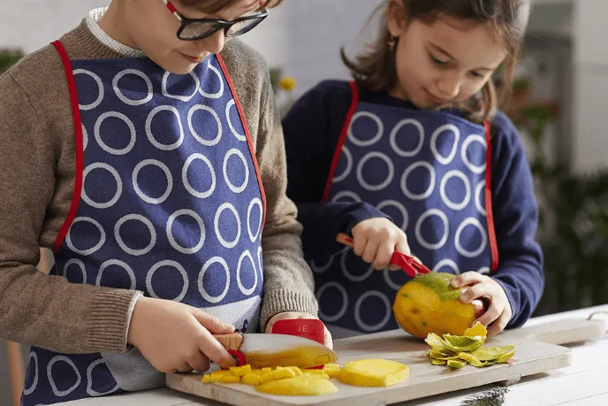 Le Petit Chef Knife, Peeler, and Finger Guard Box Set