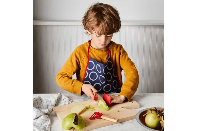 Le Petit Chef Knife, Peeler, and Finger Guard Box Set